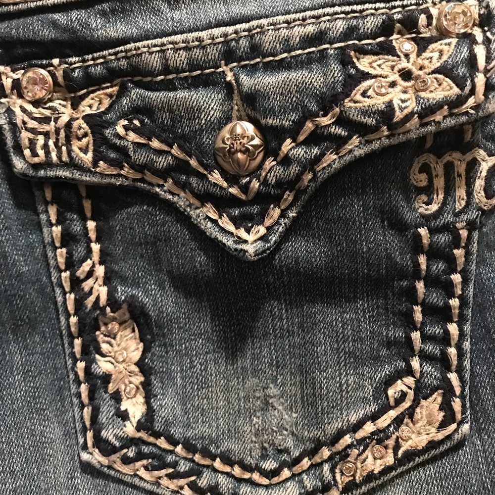 Size 34 Miss Me Capris